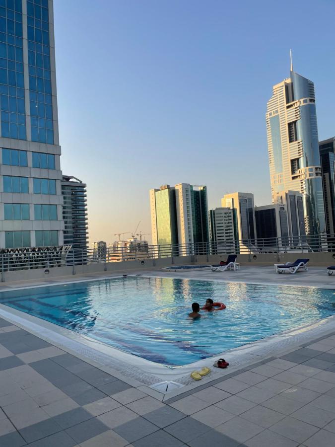 بيت شباب Travelers Backpackers دبي المظهر الخارجي الصورة